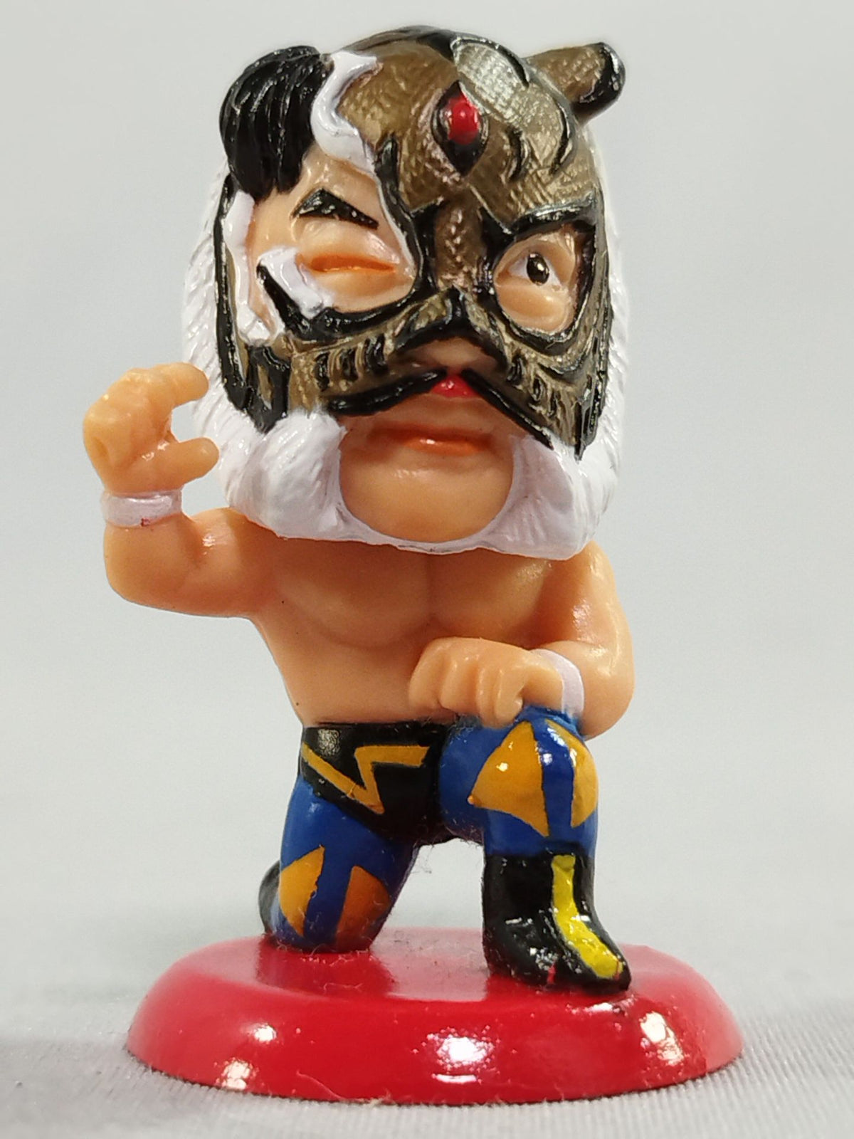 The first Tiger Mask (F) Mask Torn