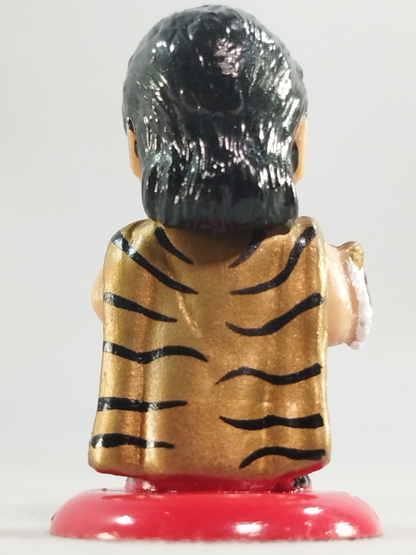 The first Tiger Mask (E) Mask on the right hand