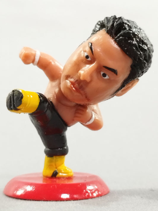 Toshiaki Kawada (A) Right kick