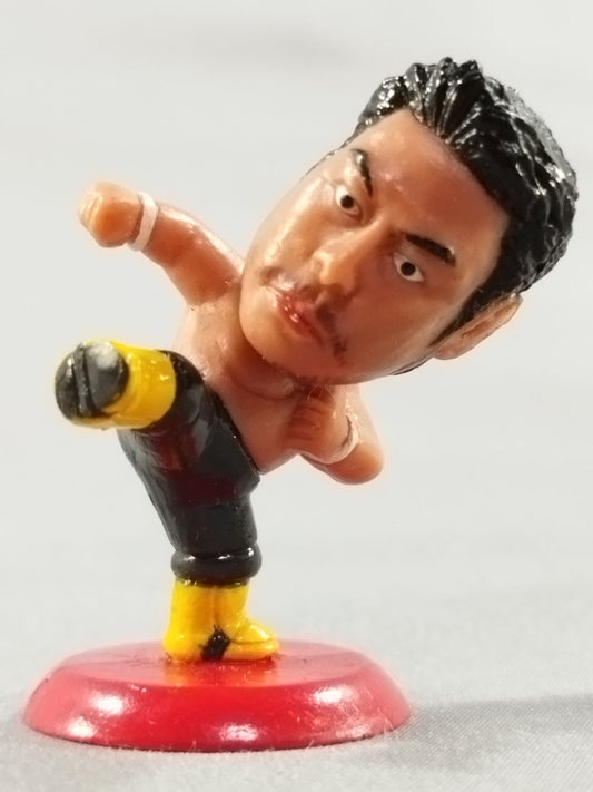 Toshiaki Kawada (A) Right kick