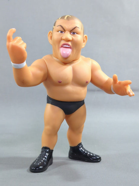 Minoru Suzuki (black pants)