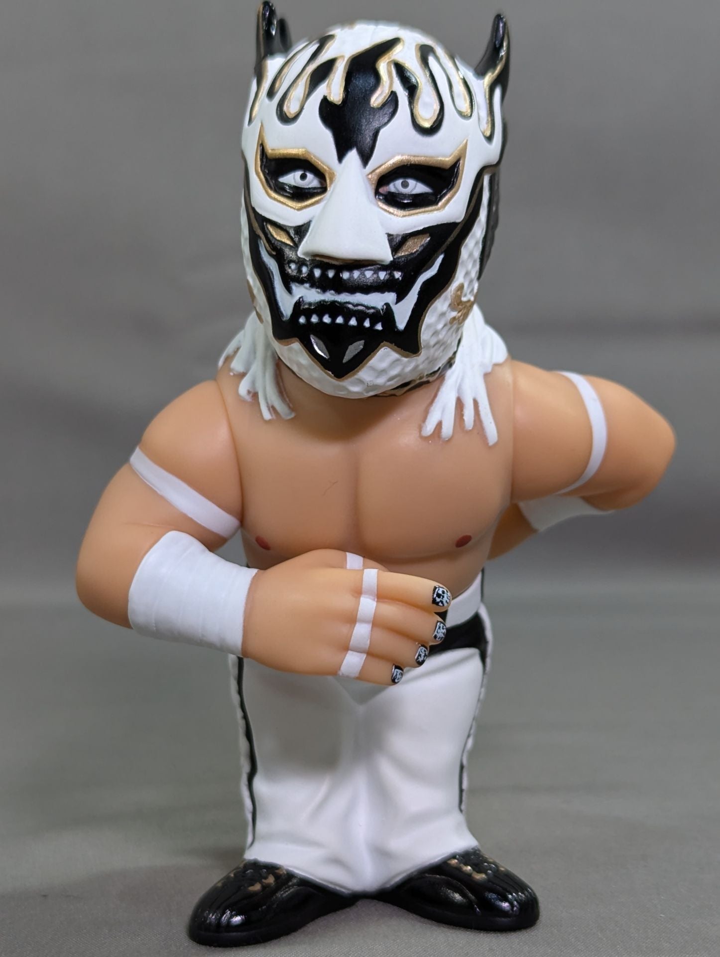 エル・デスペラード 16d ソフビコレクション 黒、白コス デスペリブロ セット エル・デスペラード(白コスチューム) 16dソフビコレクション – 闘道館