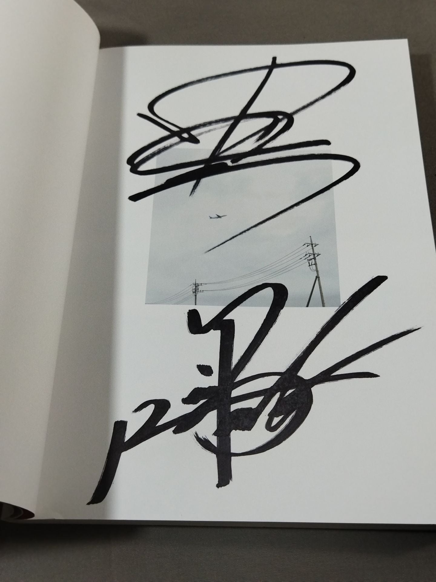 Nakamura  & Okada 2 hand signed autographsShinsuke Nakamura ×Kazuchika Okada Hiroshi Tanahashi ×Kota Ibushi Be