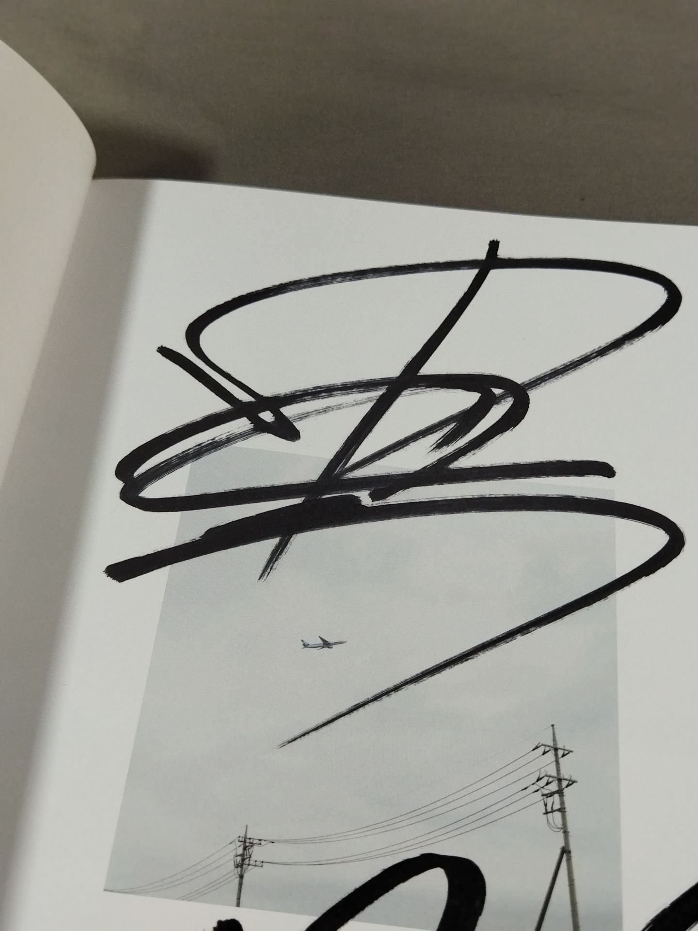 Nakamura  & Okada 2 hand signed autographsShinsuke Nakamura ×Kazuchika Okada Hiroshi Tanahashi ×Kota Ibushi Be