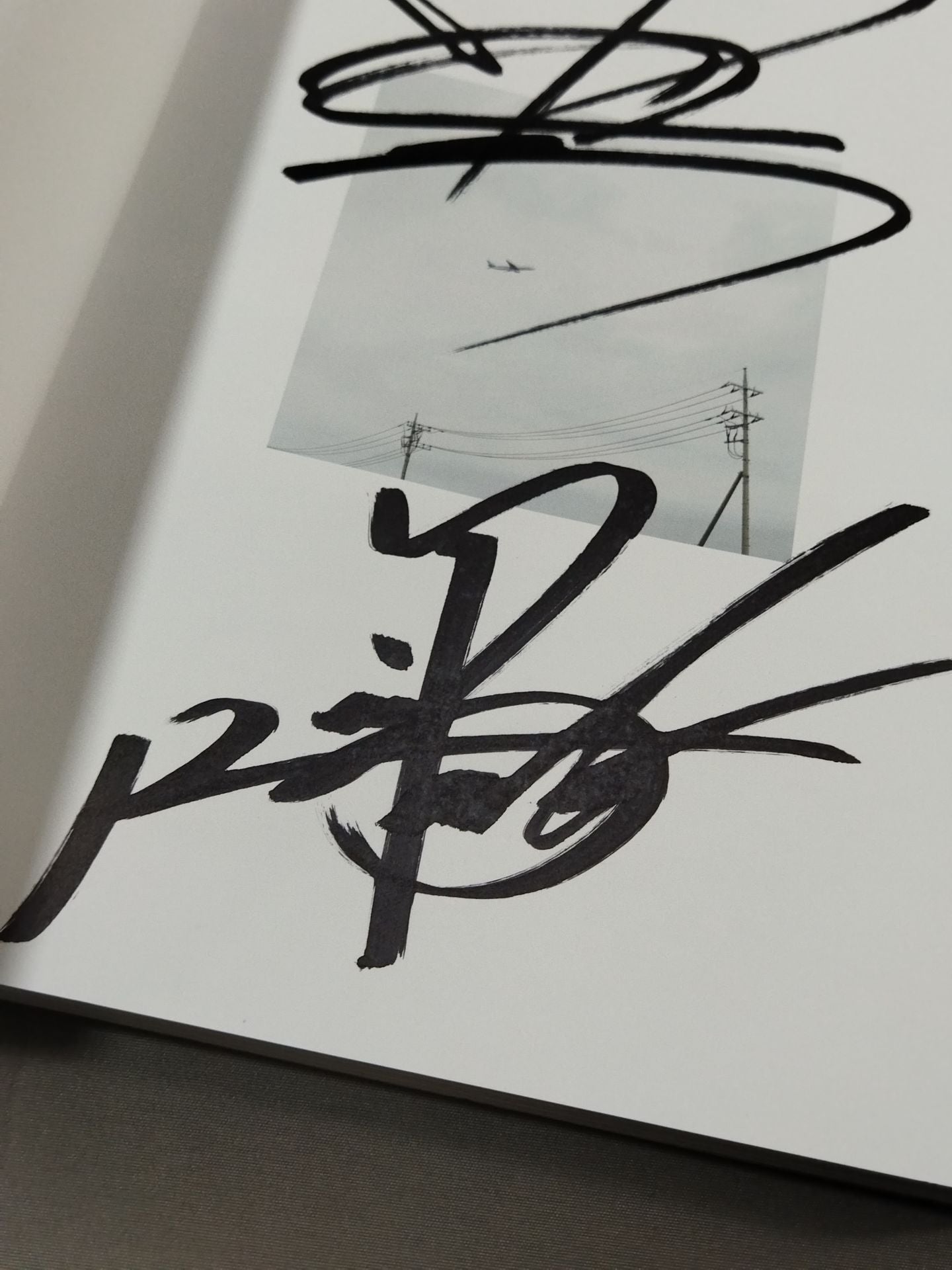 Nakamura  & Okada 2 hand signed autographsShinsuke Nakamura ×Kazuchika Okada Hiroshi Tanahashi ×Kota Ibushi Be