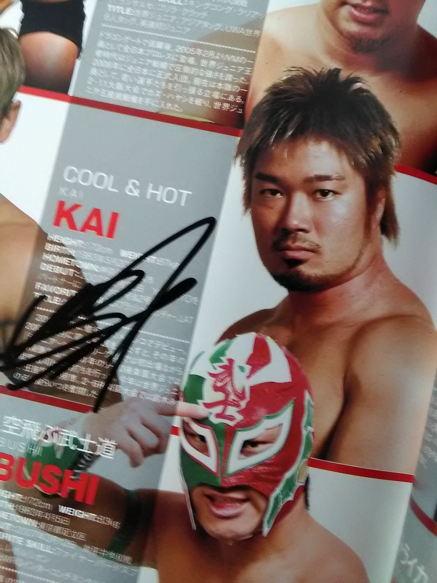 [2 fighters hand signed autograph 2011 HOLD OUT TOUR 2011