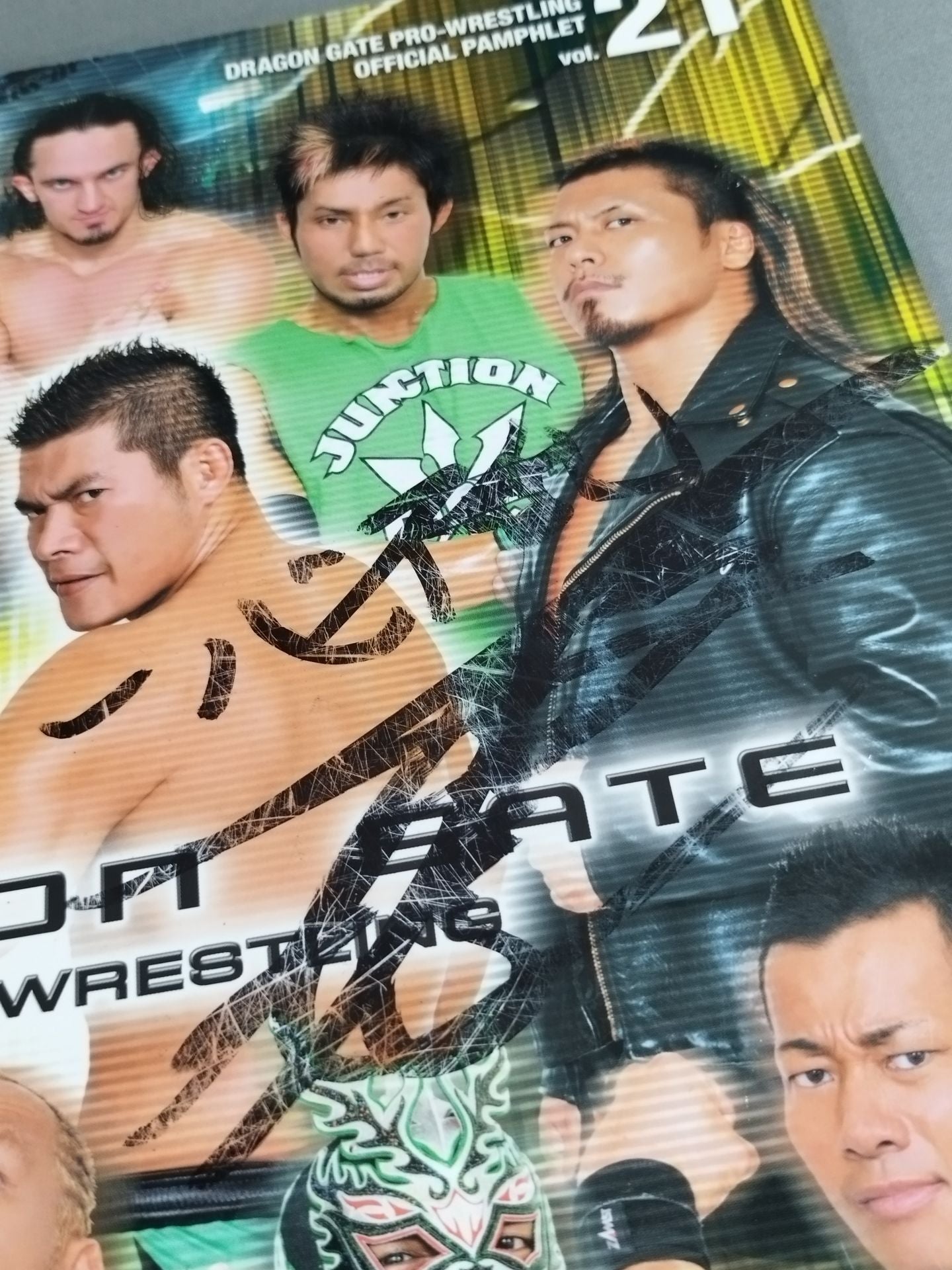 【鷹木信悟 直筆サイン入り】2011ドラゴンゲート オフィシャルパンフレット Vol.21