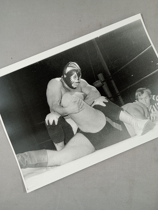 Mil Mascaras  Black and White  UniversityPhoto  (C-7)