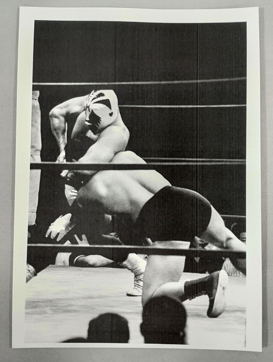 Mil Mascaras  Black and White  UniversityFormat photo  (F-5)