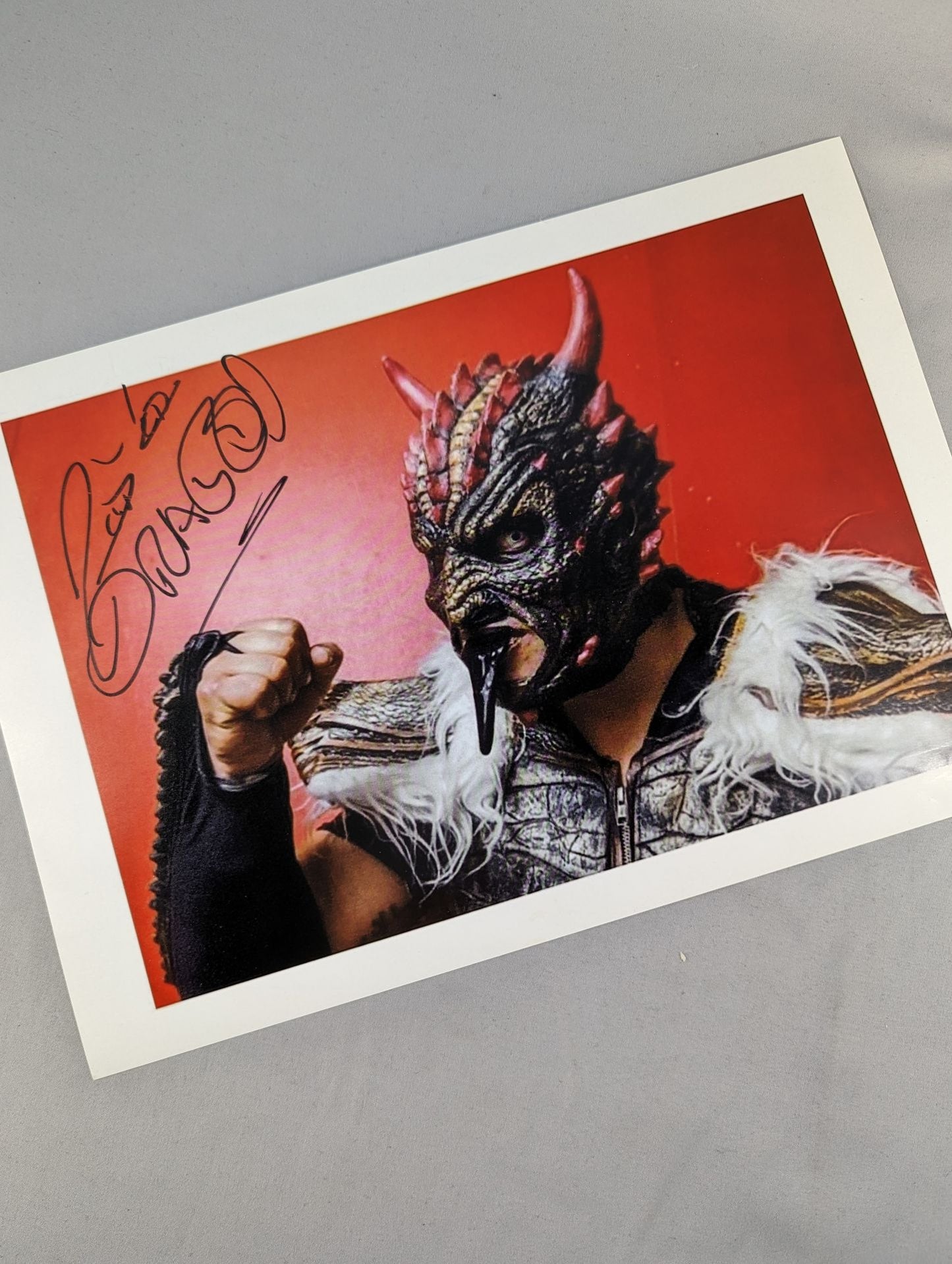 ドラゴ 直筆サイン入りポートレート