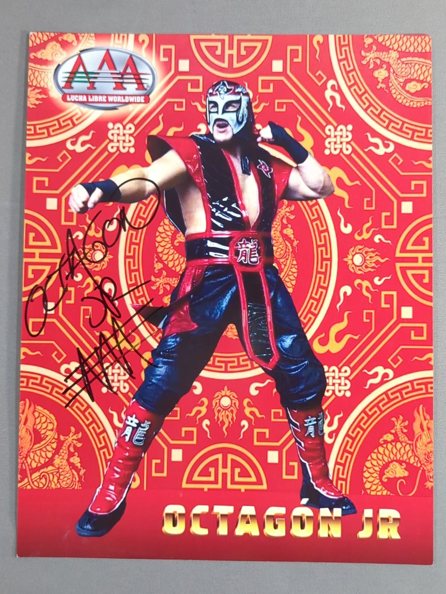 AAA オクタゴン・ジュニア 直筆サイン入りポートレート(A-1)