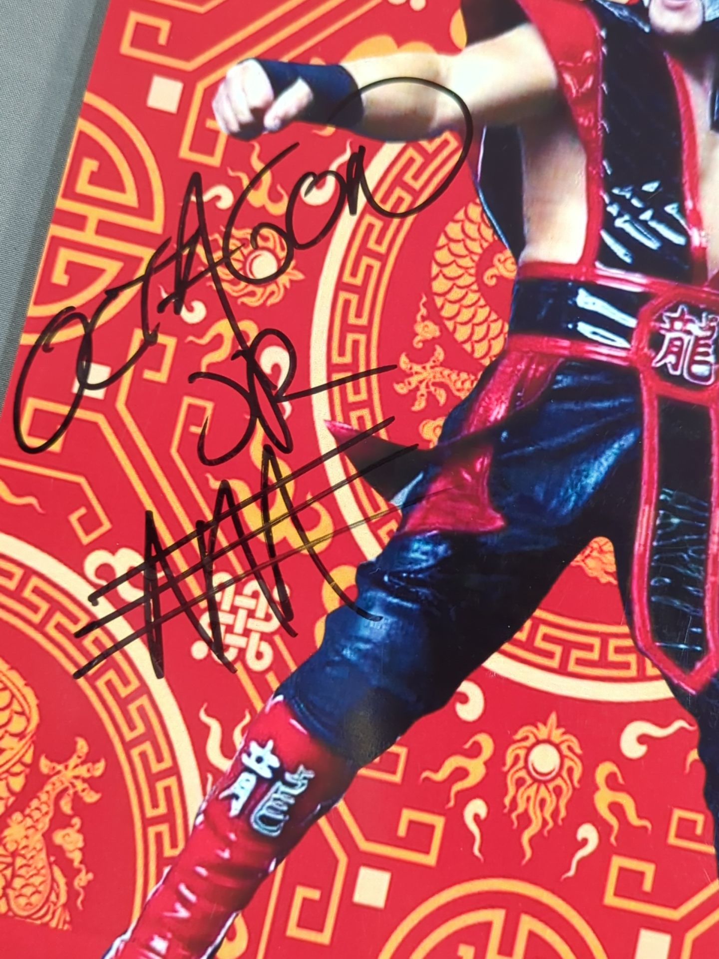 AAA オクタゴン・ジュニア 直筆サイン入りポートレート(A-1)