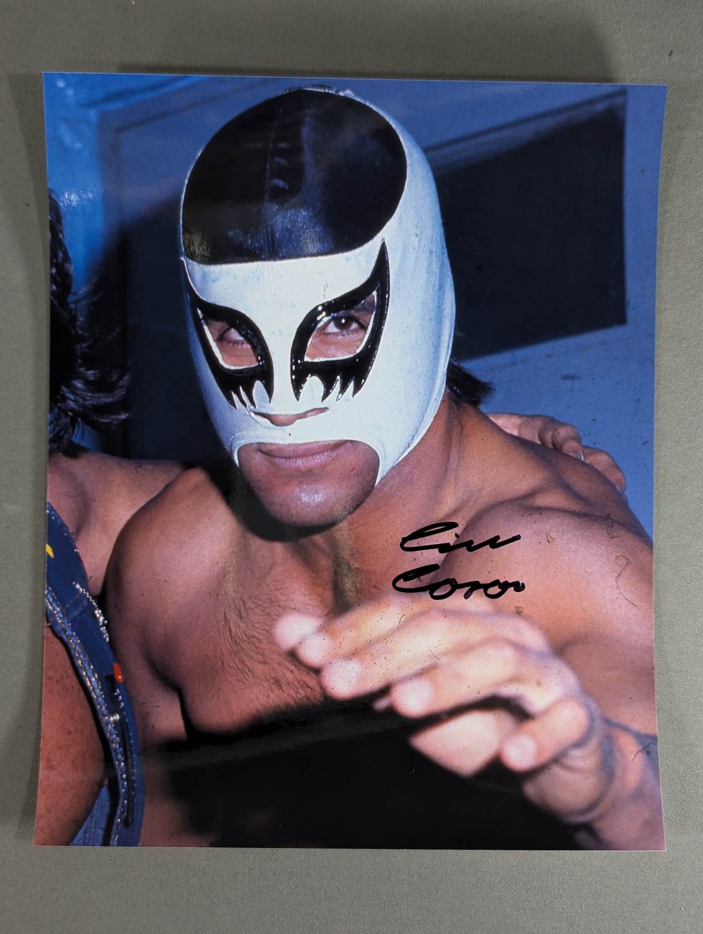 Cien Caras  hand signed autograph  LargeFormat photo  (A-1)