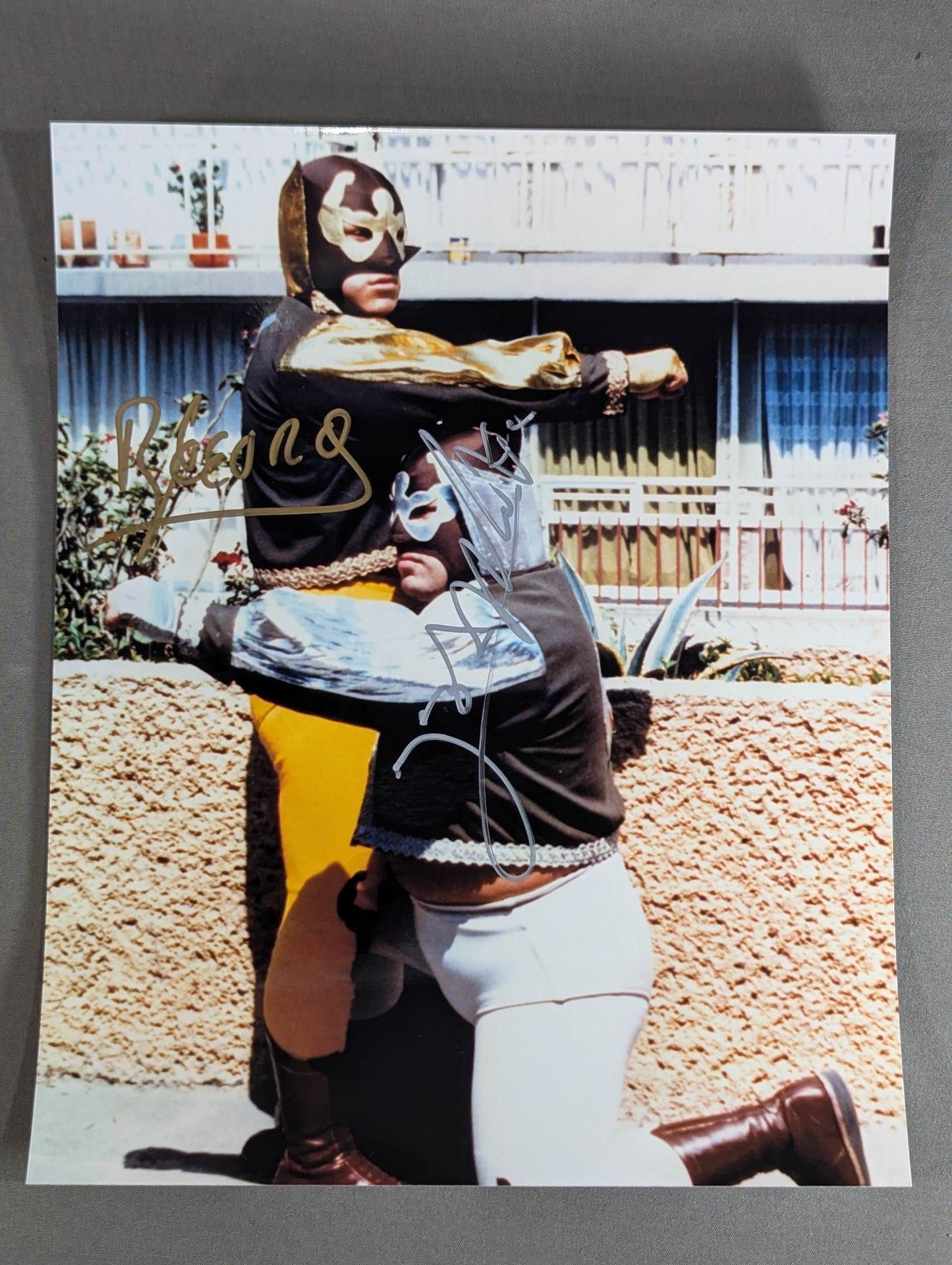 Prazo de Oro & 2 hand signed autographs  large format photo  (A-1)