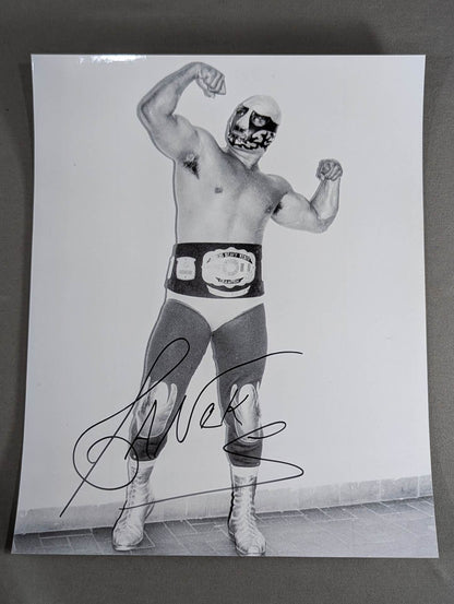 Canek hand signed autograph  Black and White Pro-Photo  (A-1)