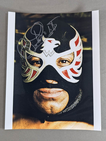 Aguila Solitaria  hand signed autograph  LargeFormat photo  (A-1)