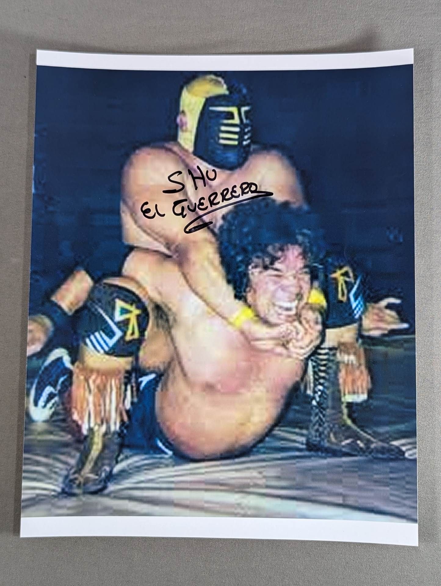 Shu El Guerrero hand signed autograph  large formatphoto  (A-1)
