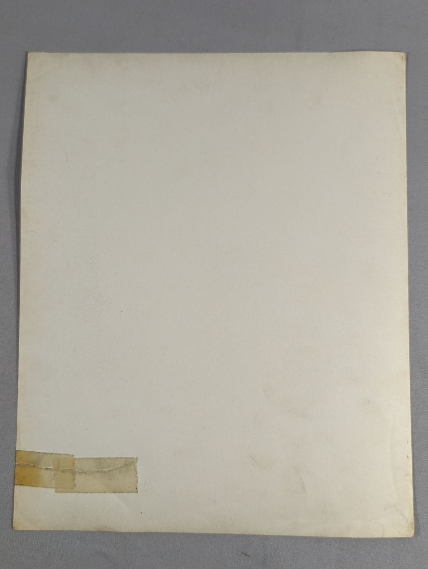 イリオ・デ・パオロ 白黒ポートレート