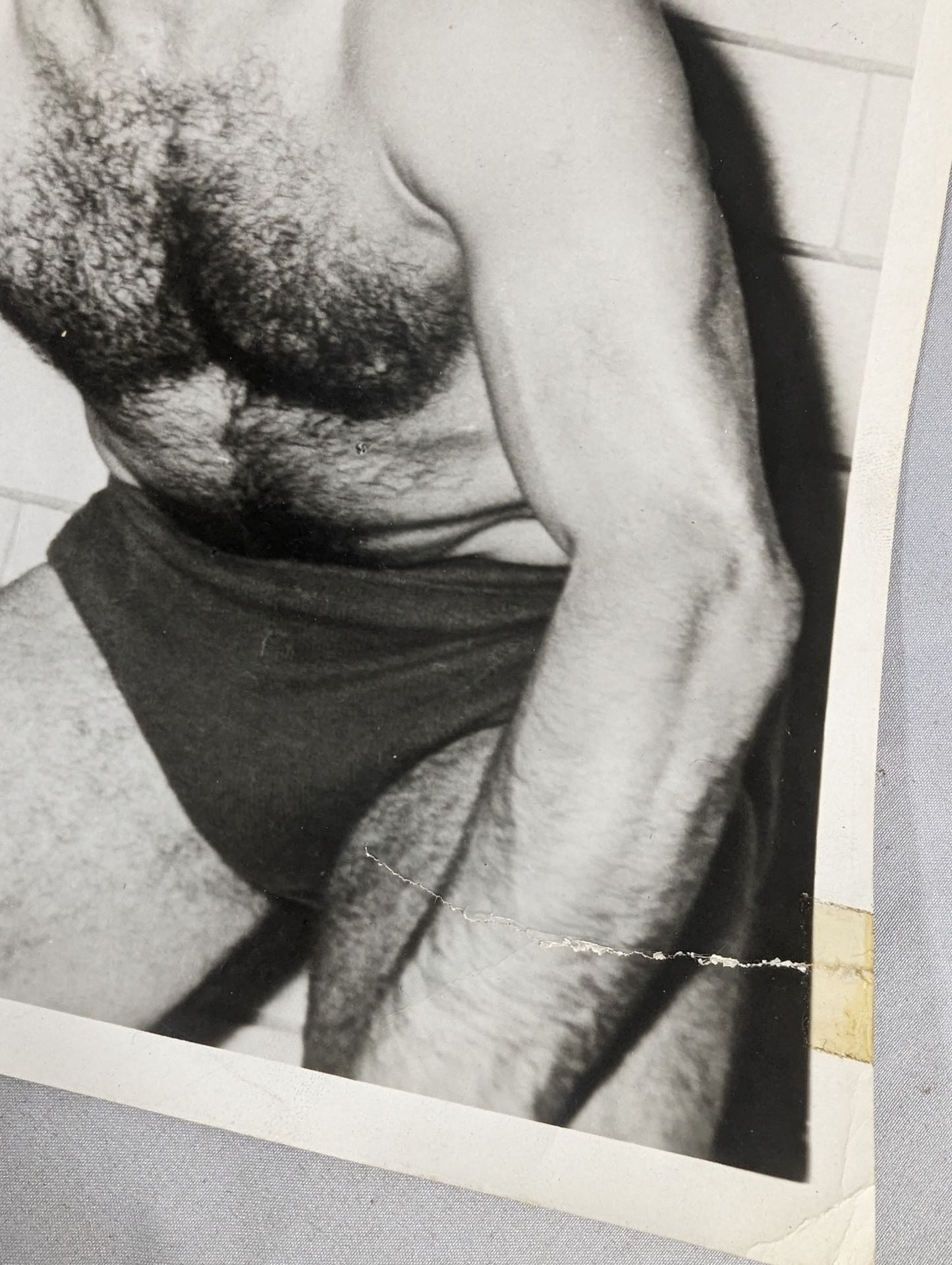 イリオ・デ・パオロ 白黒ポートレート