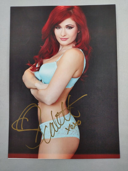 スカーレット 直筆サイン入りポートレート(A-1)