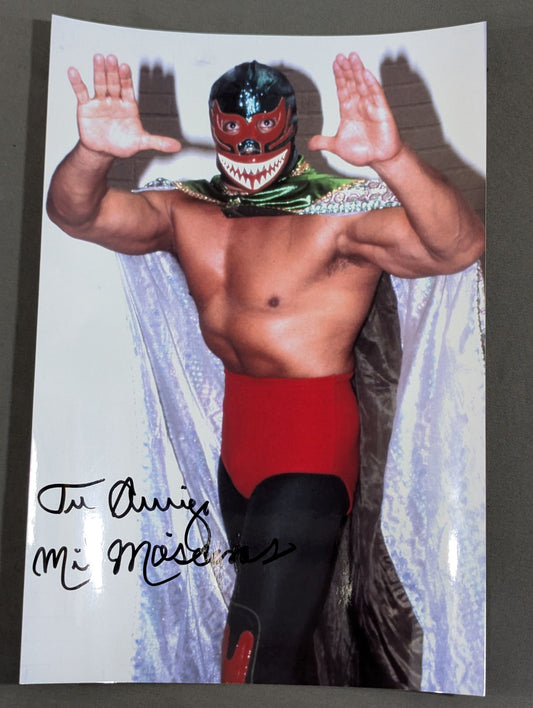 Mil Mascaras  hand signed autograph Pro-Photo  (B-7)