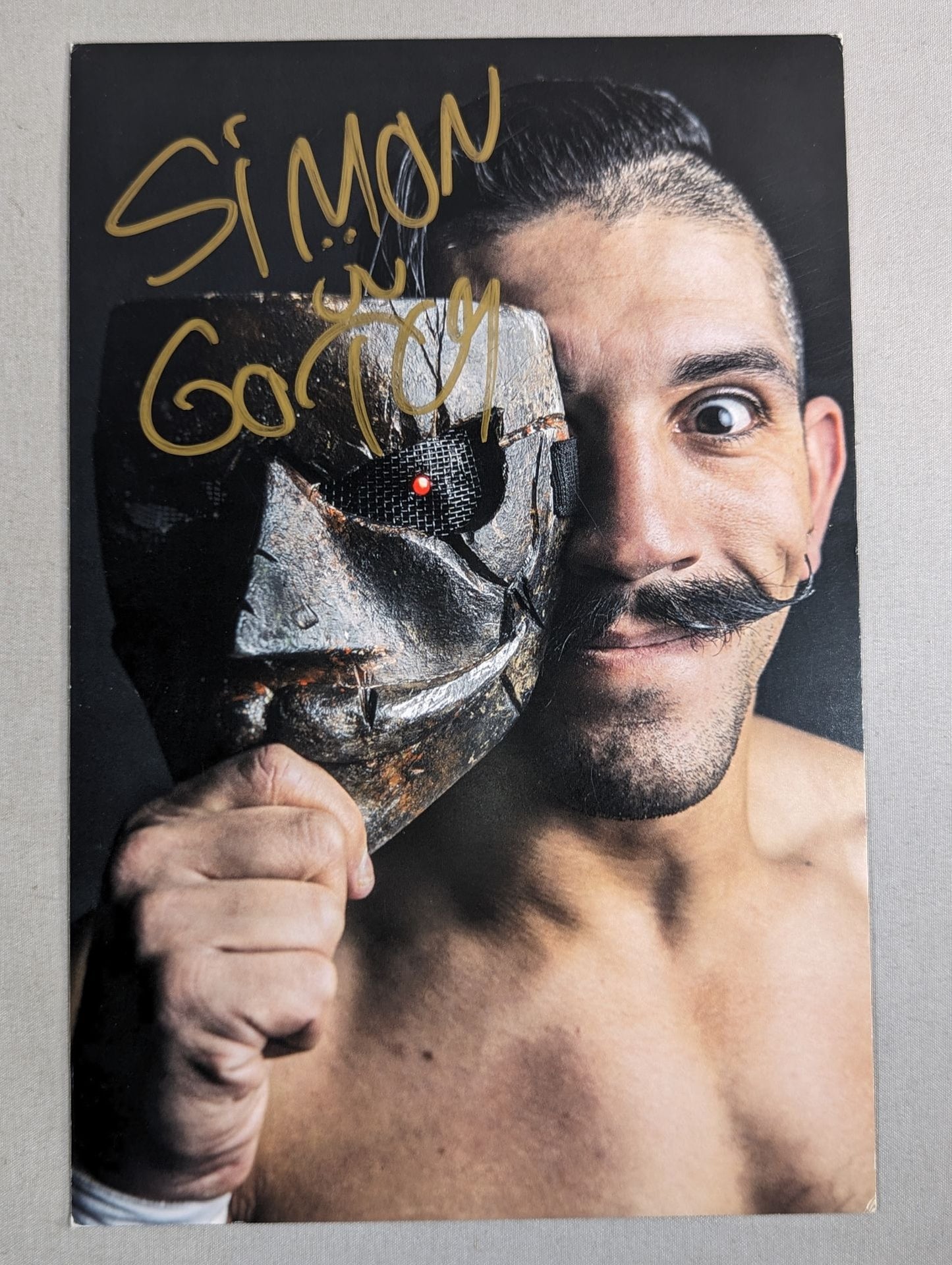 サイモン・ゴッチ 直筆サイン入りポートレート(A-2)