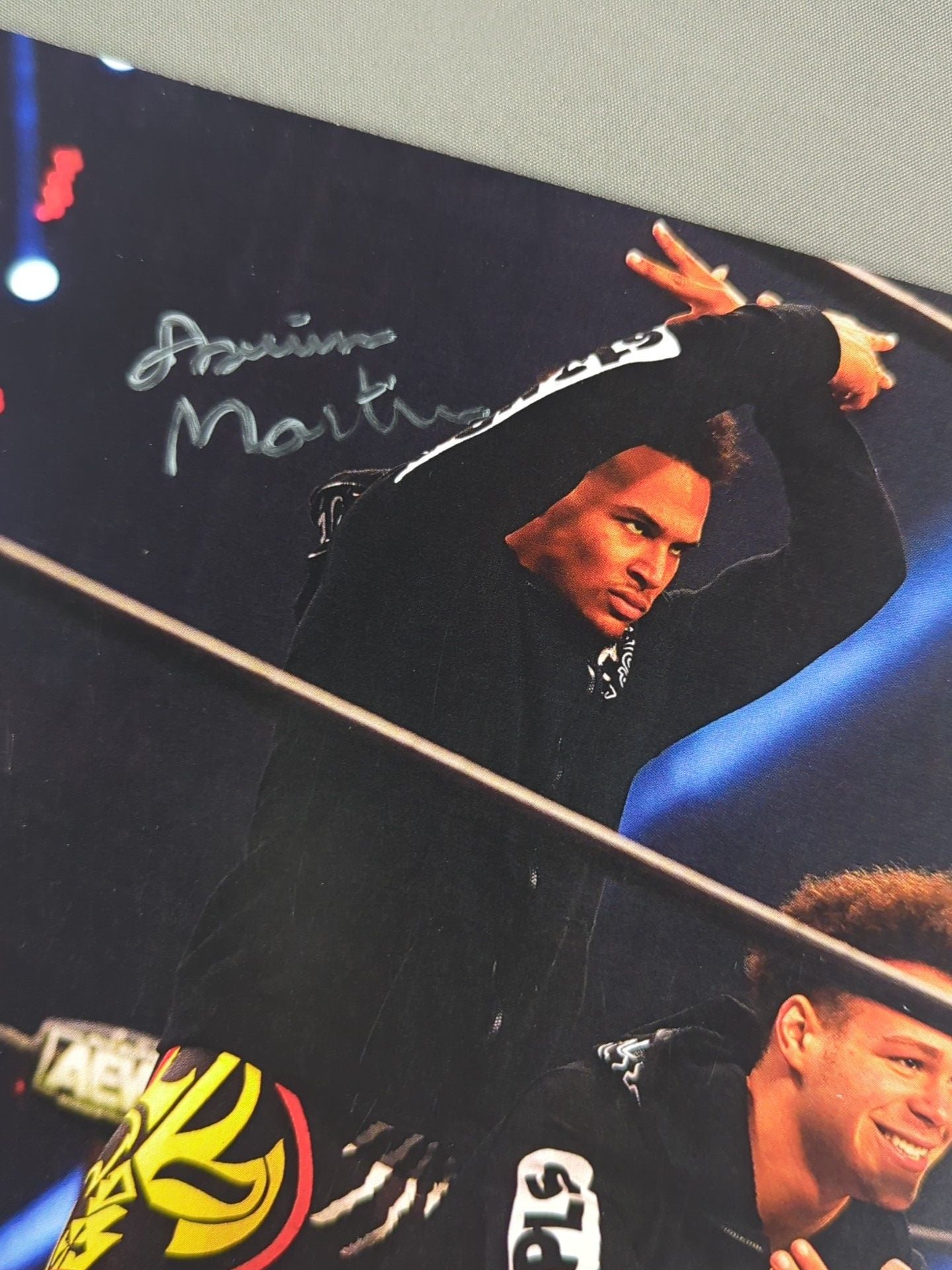★AEW★ ダリウス&ダンテ・マーティン 直筆Wサイン入りポートレート(A-1)