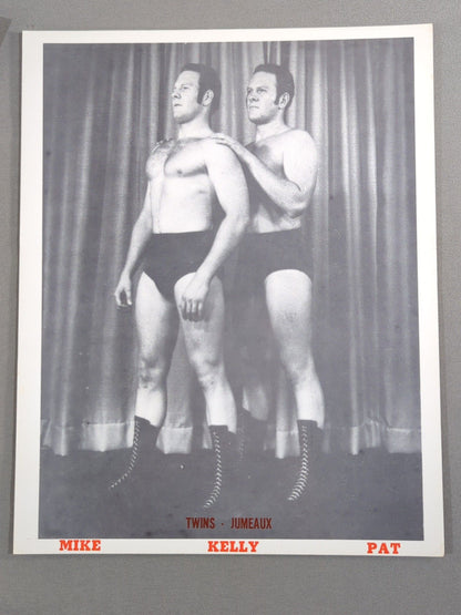 ケリー・ツインズ 白黒ポートレート 2枚セット