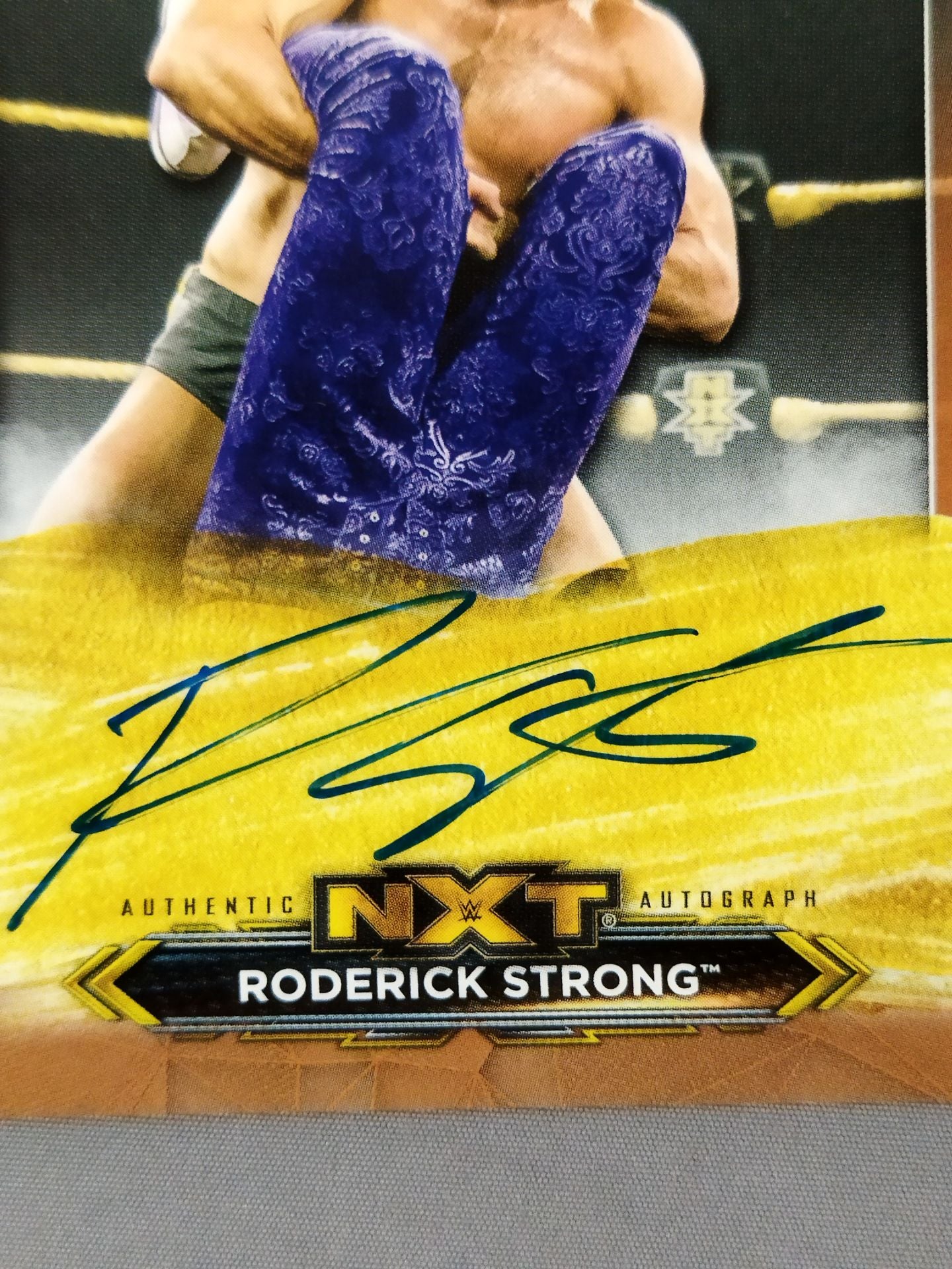 2020 NXT Topps ロデリック・ストロング 公式サインカード