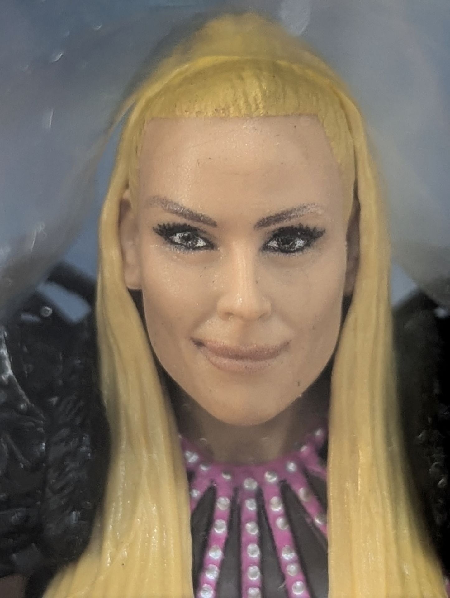 Natalia (black×pink costume)