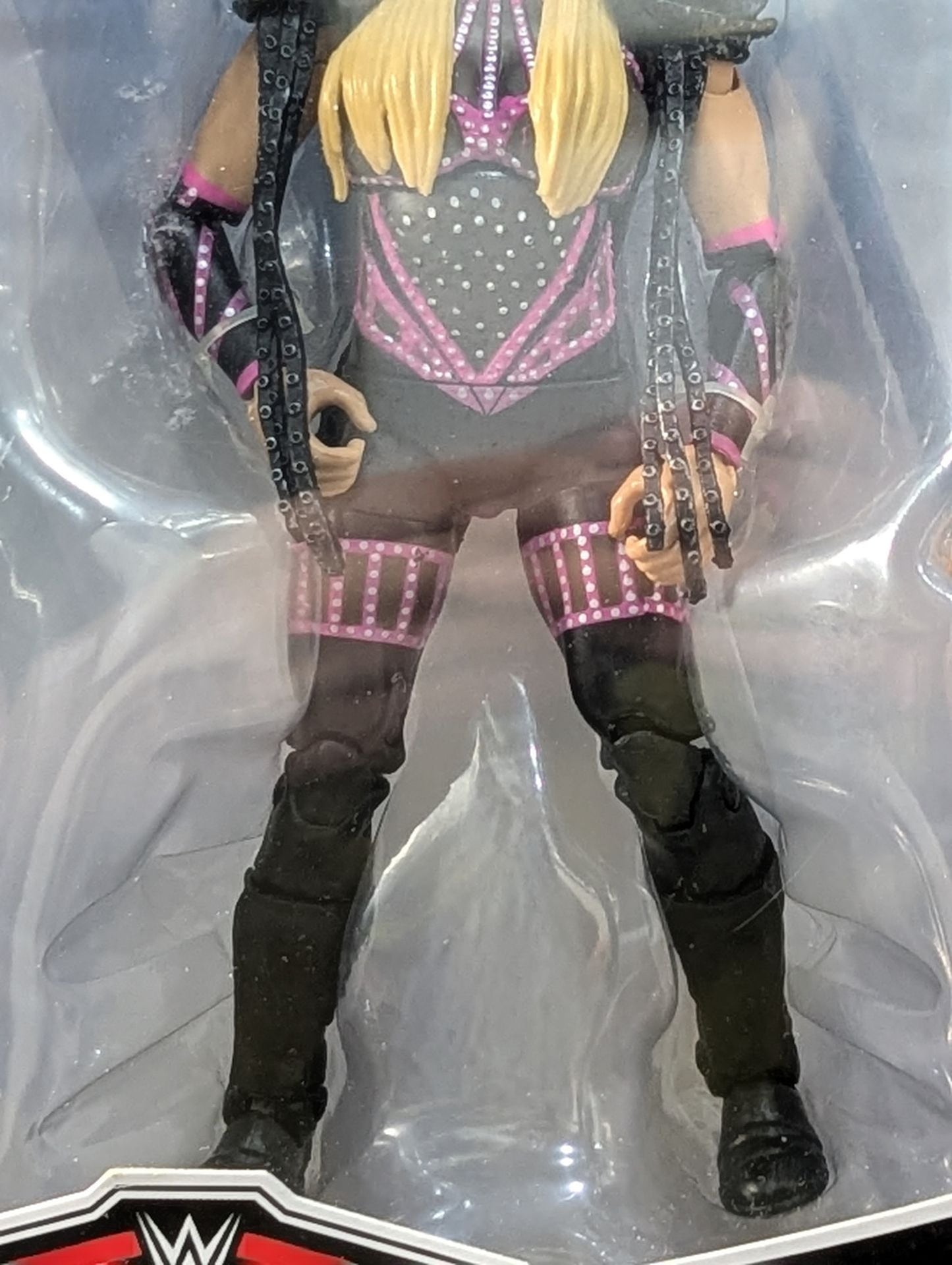 Natalia (black×pink costume)