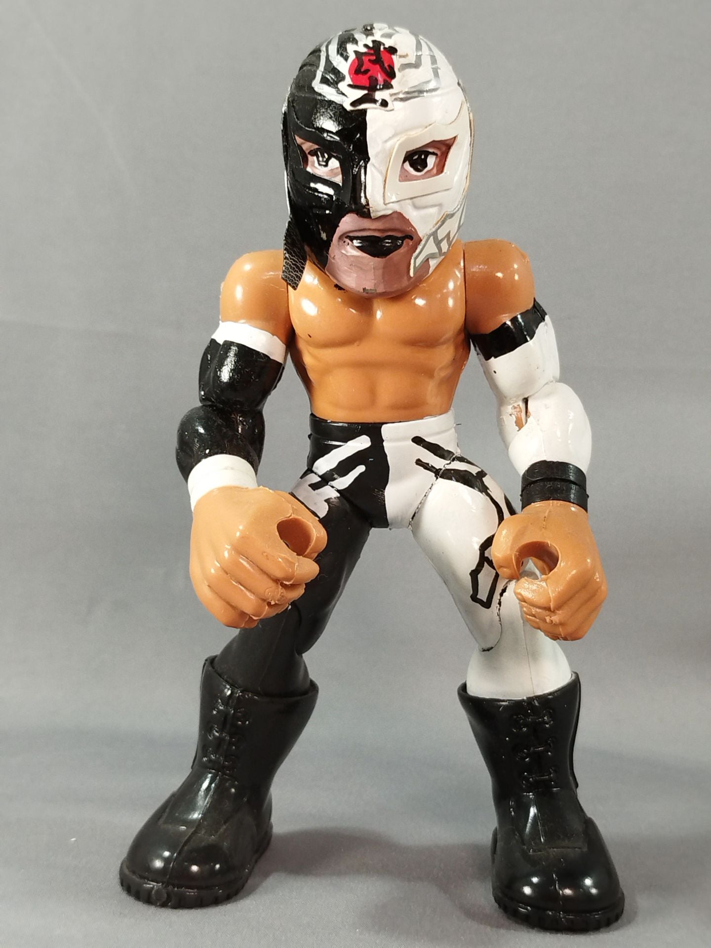 BUSHI  (Mexican figure)