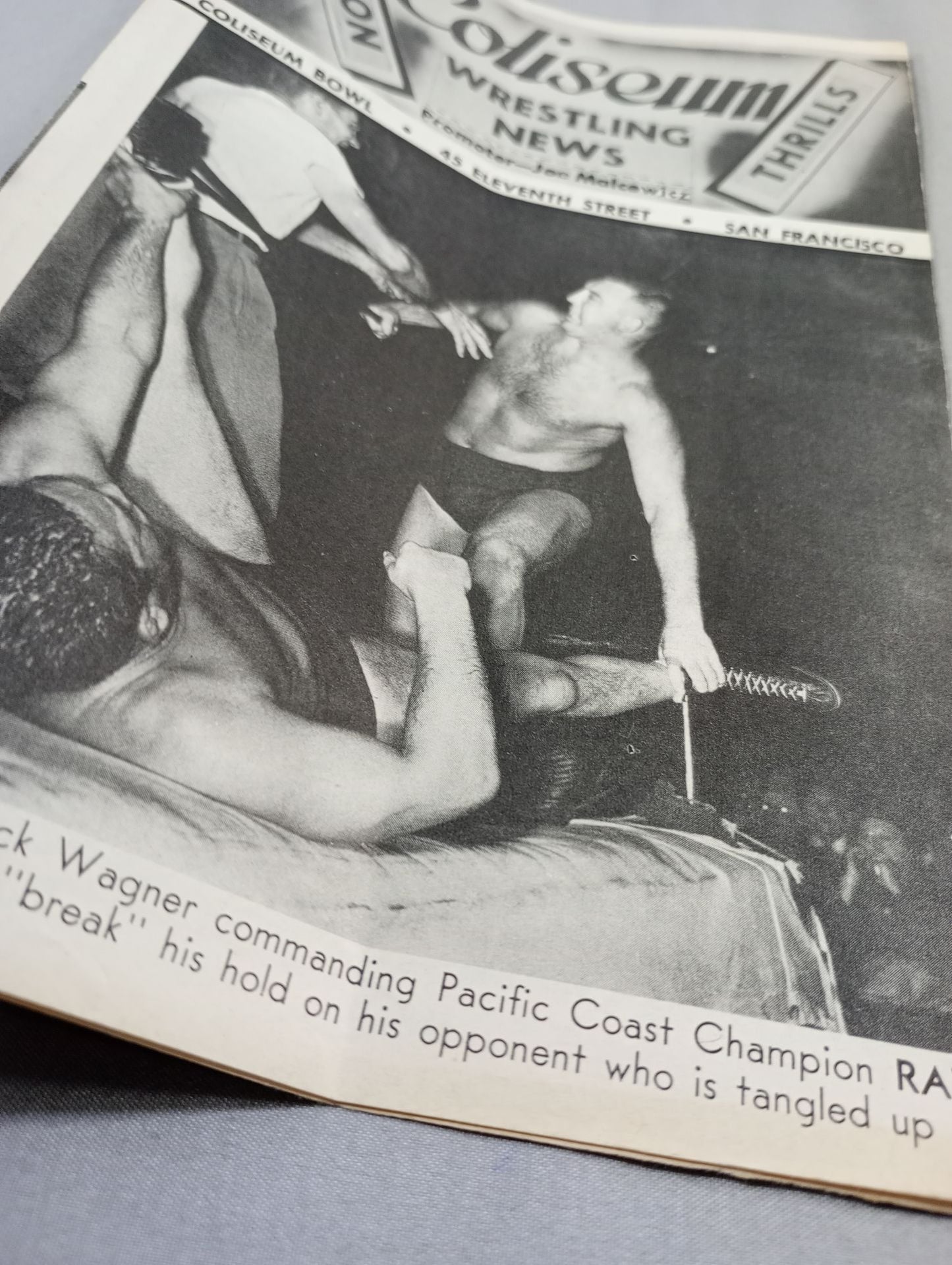Coliseum WRESTLING NEWS(1949.12.6)