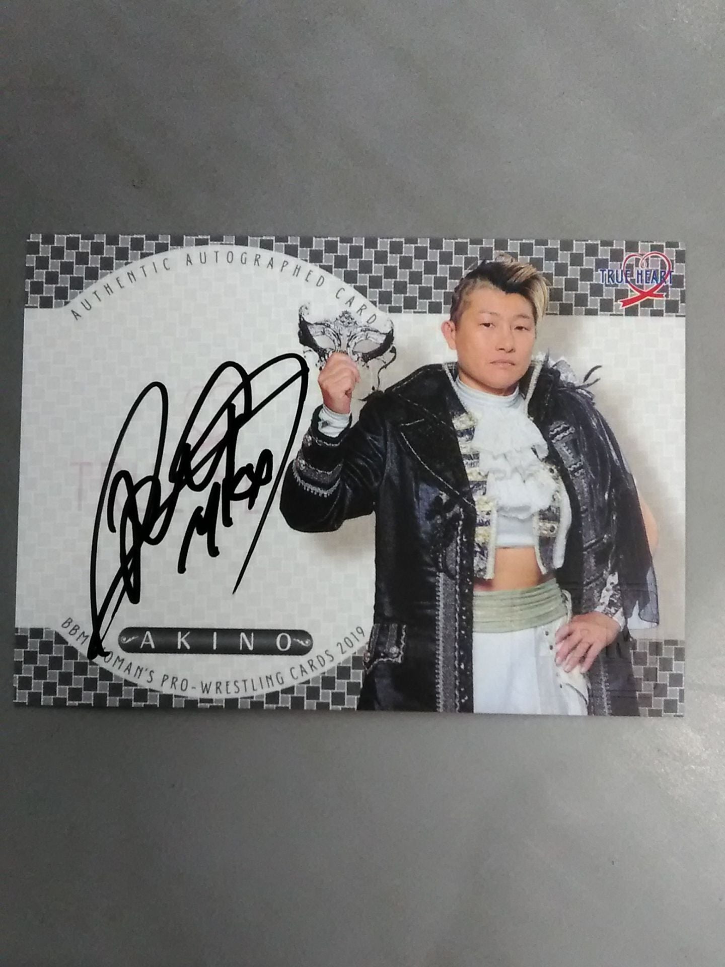 2019 BBM AKINO Official Autographed Card