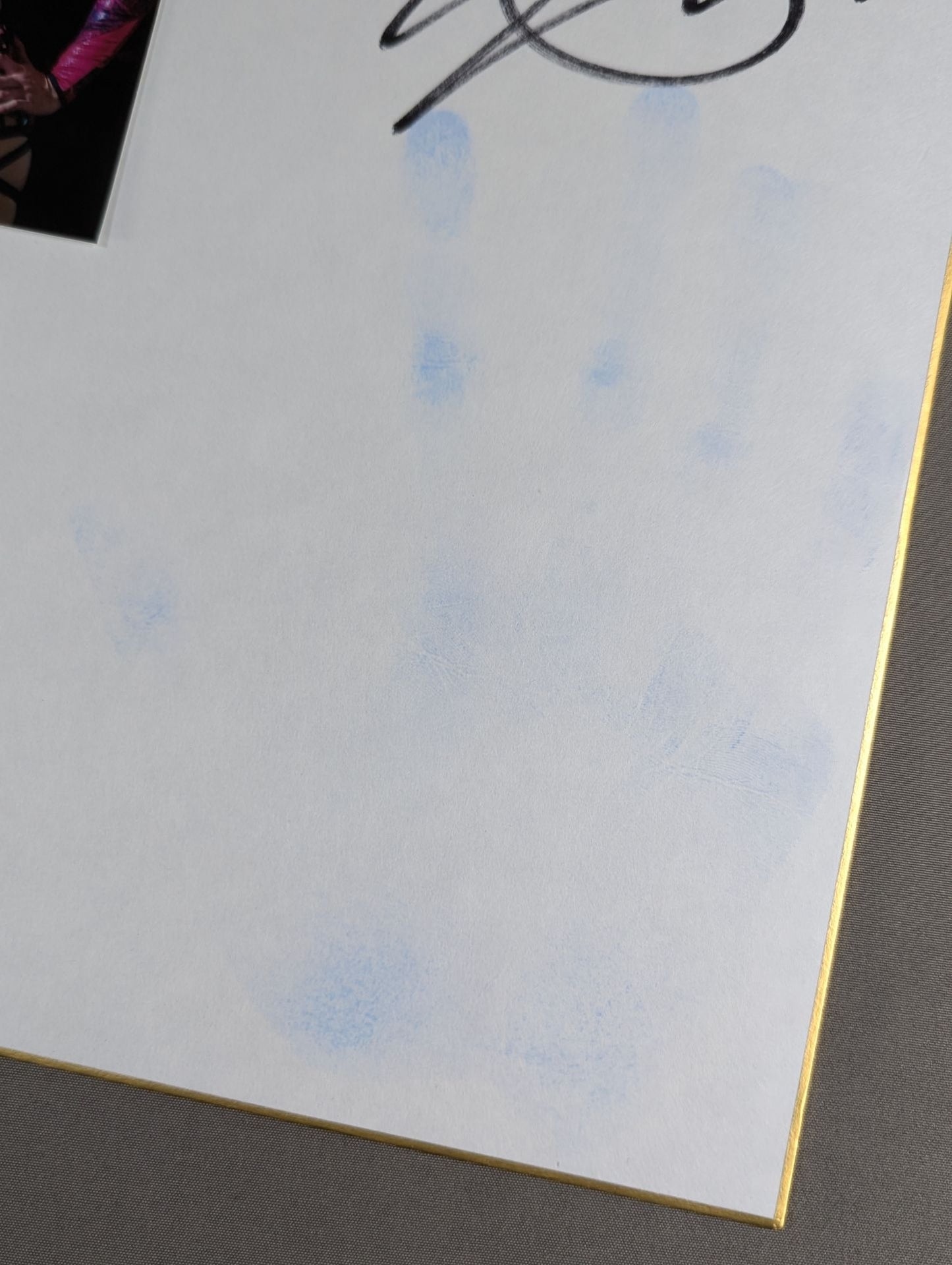 ★ Handprint Shikishi ( Autograph board ) & Limited photo with ★ Shuri