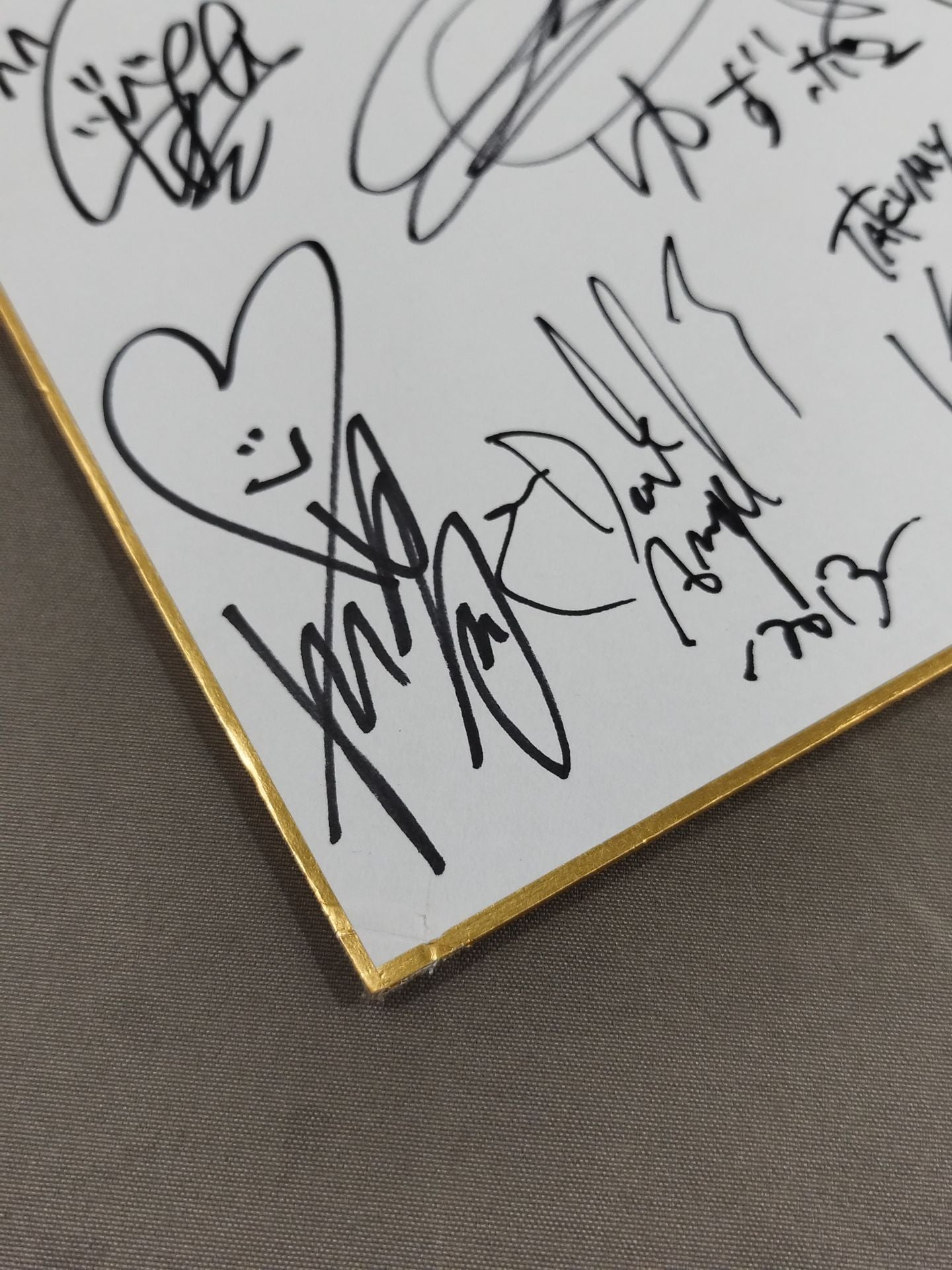 ★スターダム～両国シンデレラ～★ 出場17選手 寄せ書き