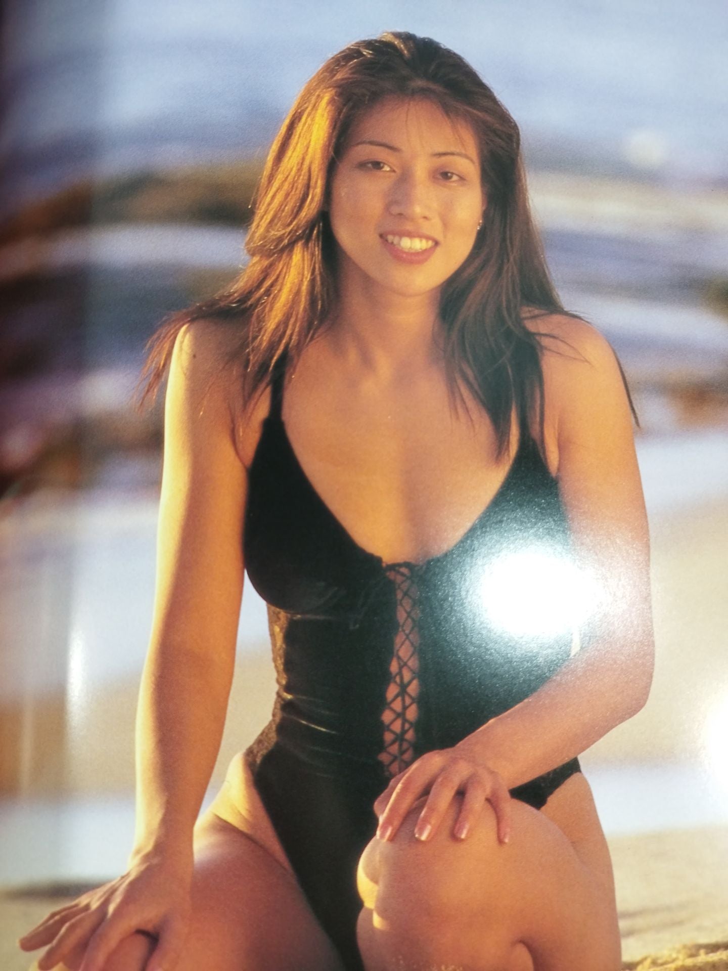 Chikako Shiratori 1st photo  collection NAKED