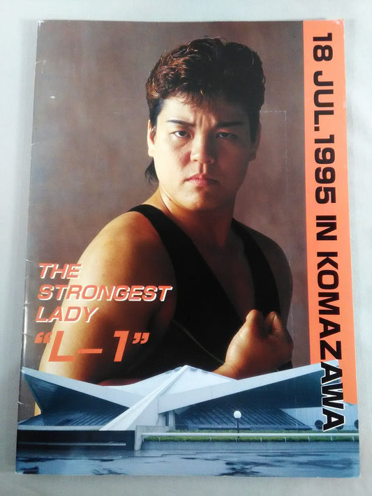 [2 fighters hand signed autograph 】LLPW / THE STRONGEST LADY ”L-1”
