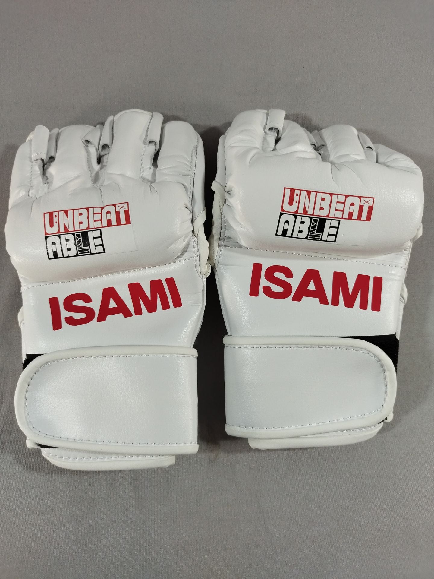 ★ISAMI製★ UNBEATABLE 公式オープンフィンガーグローブ