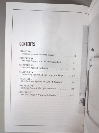 BRUCE LEE’S FIGHTING METHOD / SELF-DEFENSE TECHNIQUES