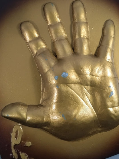 "The first monopoly of the three awards in history" Otsuki Enamel Handprint