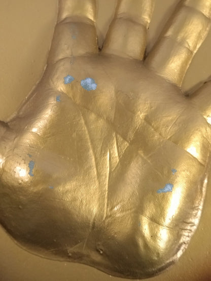 "The first monopoly of the three awards in history" Otsuki Enamel Handprint