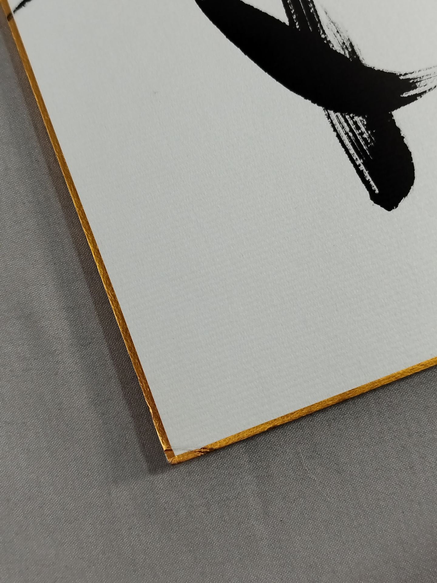 Tama Kasuga (black with handprint)