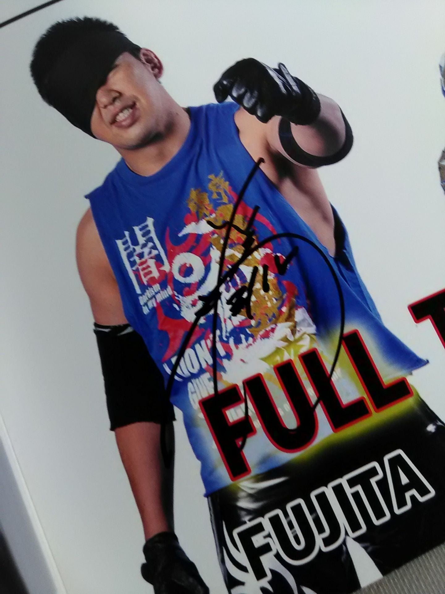 [3 fighters hand signed autograph 】TOKYO DREAM 2015 Tokyo Gurentai  OFFICIAL GUIDE BOOK