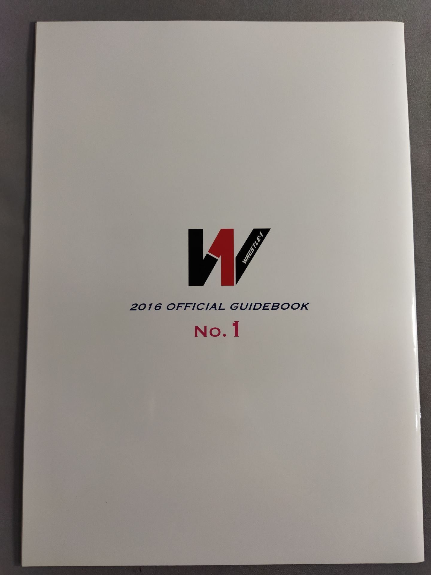 【Hiroshi Yamato hand signed autograph 】WRESTLE-1 OFFICIAL GUIDE BOOK 2016 No.1