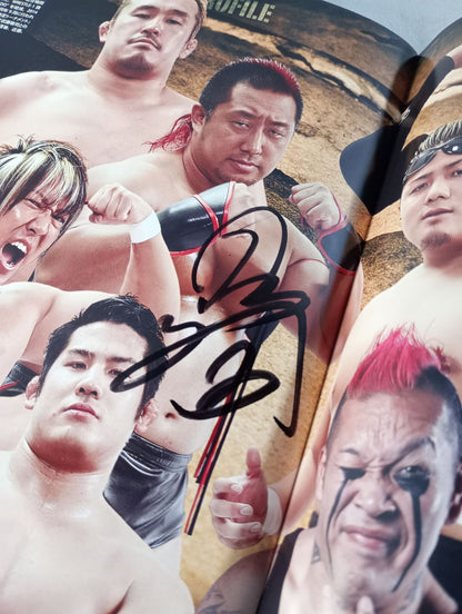 [Shuji Kondo  hand signed autograph ] WRESTLE-1  OFFICIAL GUIDE BOOK 2016 No.2