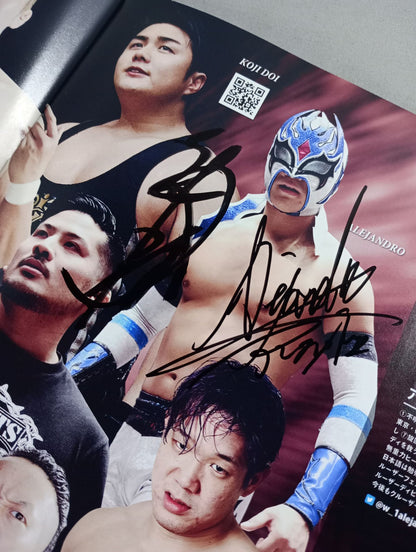 [7 fighters hand signed autograph WRESTLE-1  OFFICIAL GUIDE BOOK 2018 NO.3