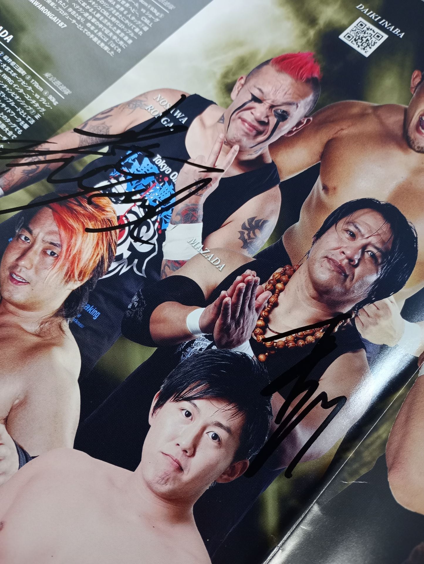 [7 fighters hand signed autograph WRESTLE-1  OFFICIAL GUIDE BOOK 2018 NO.3