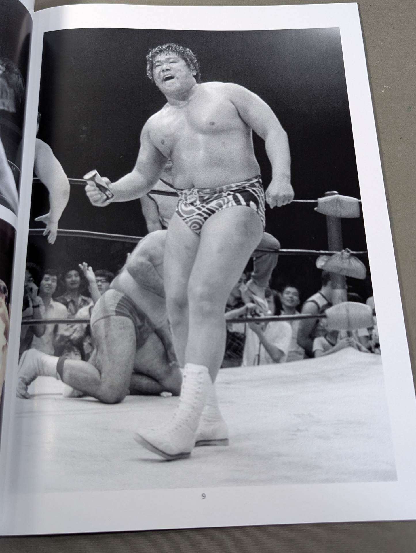 【hand signed autograph】 Legend★SuperStar Mat Magician Mighty Inoue Photo Collection