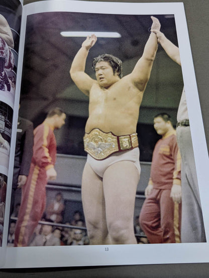 【hand signed autograph】 Legend★SuperStar Mat Magician Mighty Inoue Photo Collection